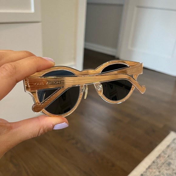 Louis Vuitton sunglasses - Picture 4 of 7